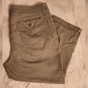 ONE 5 ONE women's Capri pants, green size 16